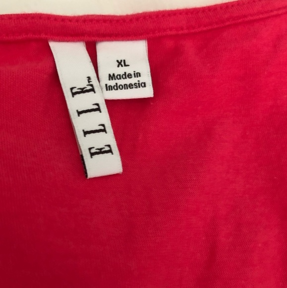 Elle Hot Pink Lace Top. - Picture 5 of 6